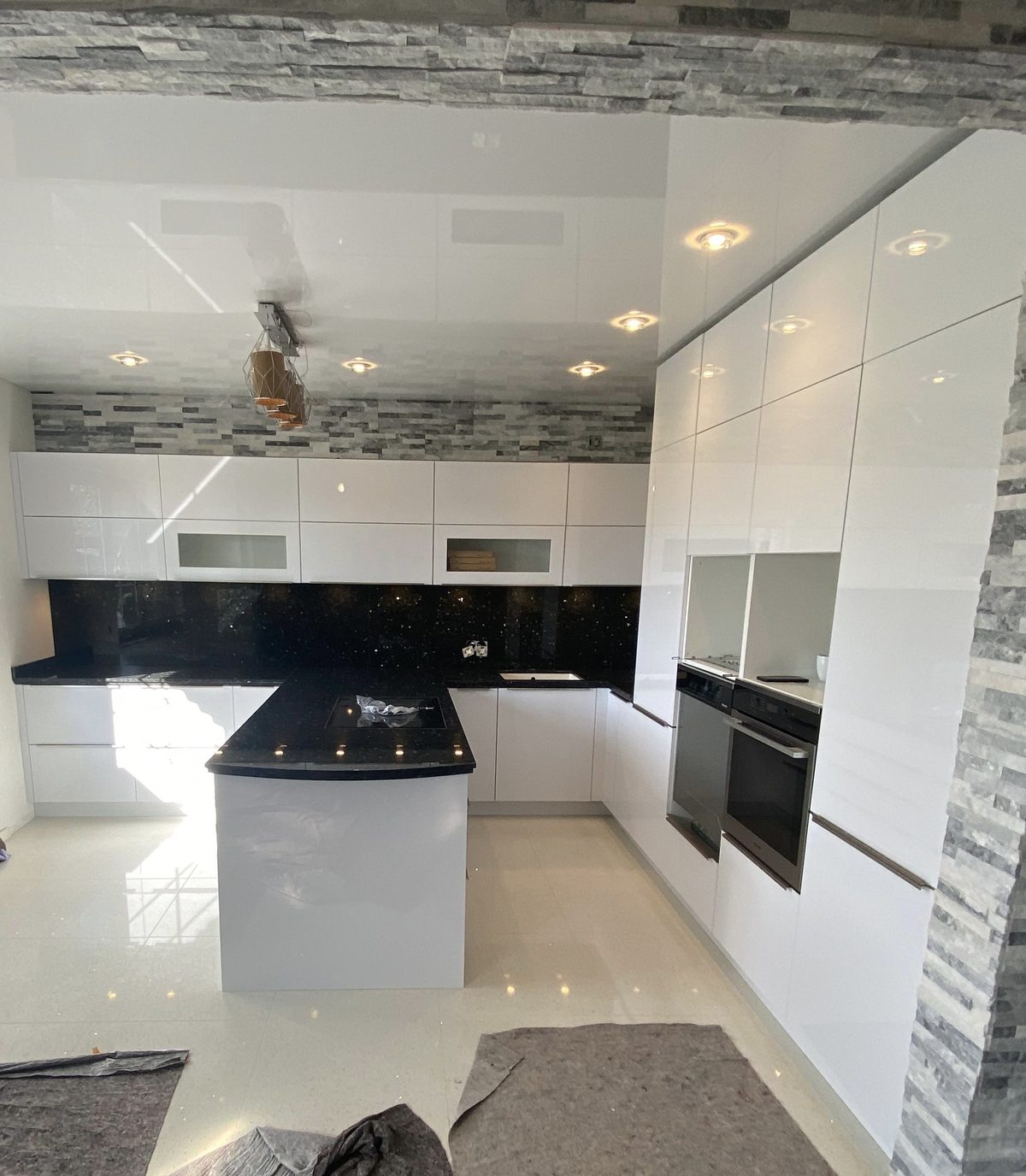 Küche von Tischlerei 71 – Moderne Design-Küche in Weiß (2)