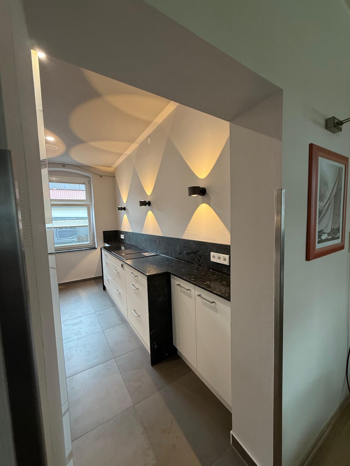 Küche von Tischlerei 71 – Moderne Design-Küche in Weiß (4)